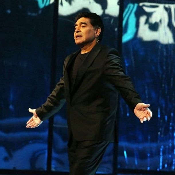 Maradona fue ovacionado en un homenaje al Nápoli