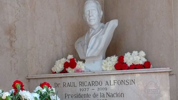 La UCR le hará un homenaje a Raúl Alfonsín a 13 años de su muerte