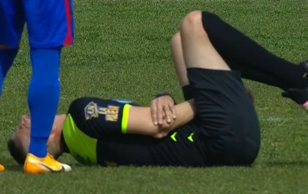 Insólita y durisima lesión del árbitro del partido entre Maipú y Tigre