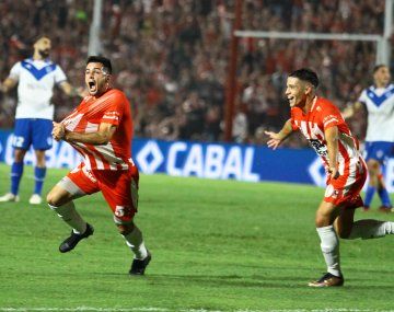 Instituto superó a Vélez en Córdoba