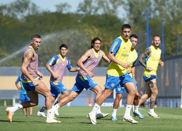 Los dos futbolistas que entrenaron diferenciados en Boca a días del Superclásico
