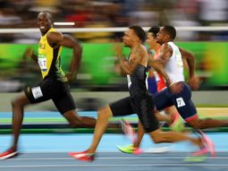 la imagen del dia en los juegos olimpicos de rio 2016: soberbio papel de bolt en semifinales la imagen del dia en los juegos olimpicos de rio 2016: soberbio papel de bolt en semifinales