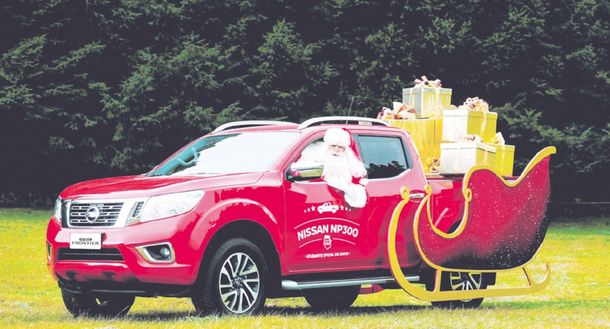 Nissan transformó una NP300 Frontier en un poderoso trineo con el que se repartirán regalos en estas navidades.