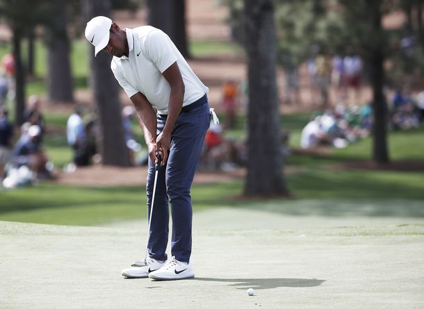 Terrible momento en el golf: festejaba un hoyo en uno y se rompió el tobillo