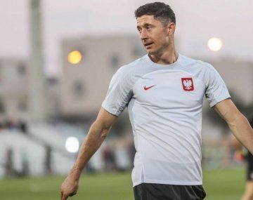 El DT de Polonia puso de ejemplo a Maradona para defender a Lewandowski
