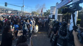 maxima tension en santa fe por protesta policial: al menos 20 efectivos fueron pasados a disponibilidad maxima tension en santa fe por protesta policial: al menos 20 efectivos fueron pasados a disponibilidad