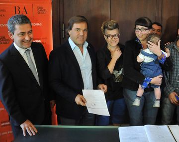 El primer bebé con tres apellidos