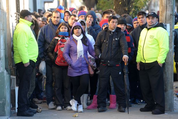 La ilusión no se mancha: hinchas de San Lorenzo acampan para entrar a la final de la Libertadores