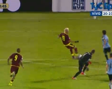 Adalberto Peñaranda se erró un gol insólito para la Vinotinto en el encuentro del Centenario entre Uruguay y Venezuela