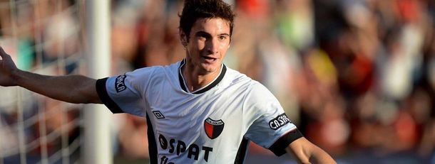 Alario pasó la revisación y firma con River por cuatro años