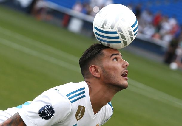 Theo no mostró precisamente un buen dominio del balón