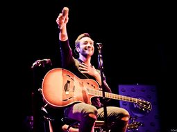 mira todas las fotos de luciano pereyra en su show exclusivo con vale 97.5 mira todas las fotos de luciano pereyra en su show exclusivo con vale 97.5