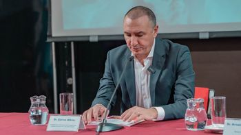 Carlos Albisu decidió dar un paso al costado de la presidencia de la CTM de Salto Grande tras enfrentar una polémica por contrataciones directas. Carlos Albisu decidió dar un paso al costado de la presidencia de la CTM de Salto Grande tras enfrentar una polémica por contrataciones directas.