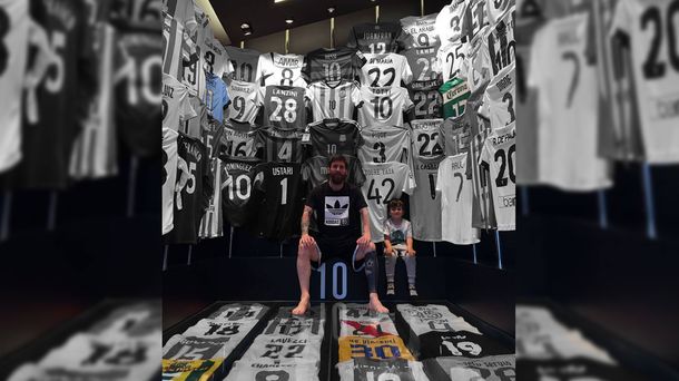 Las camisetas insólitas y llamativas ausencias en el museo de Messi