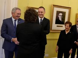 milei apoyo la ironia de lilia lemoine en x sobre la cascada de la casa de manuel adorni milei apoyo la ironia de lilia lemoine en x sobre la cascada de la casa de manuel adorni