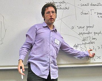 Un hombre resolvió un problema matemático de 271 años