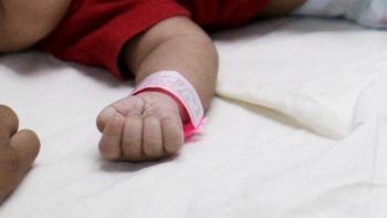 vendio a su bebe por facebook en 250 dolares y la detuvieron vendio a su bebe por facebook en 250 dolares y la detuvieron