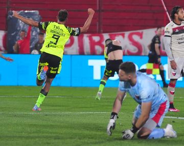 Barracas Central lo dio vuelta y se impuso a Colón