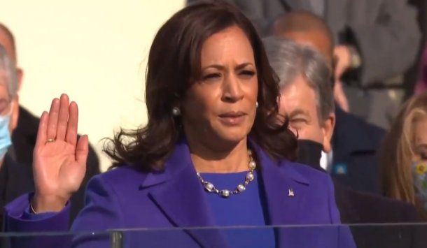 Kamala Harris se convirtió en la primera mujer negra y de ascendencia asiática en ocupar ese cargo en una ceremonia de investidura.