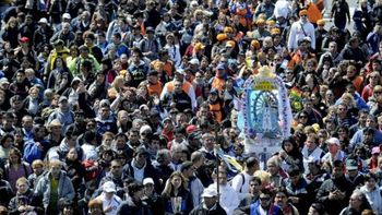 Miles de fieles participan de una nueva Peregrinación a Luján Miles de fieles participan de una nueva Peregrinación a Luján