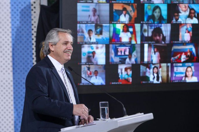 Alberto Fernández encabezó el acto central por el Día de la Bandera en forma virtual