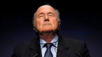 el comite de etica de la fifa suspendio a blatter por 90 dias el comite de etica de la fifa suspendio a blatter por 90 dias
