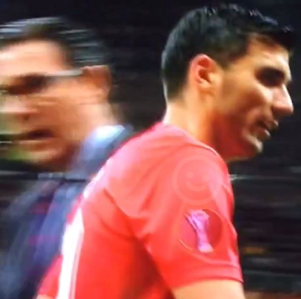 Lo cambiaron, abrazó al técnico, pero se acordó de la familia: Tu p... madre