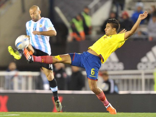 Mascherano, el único se salva en medio de una Selección argentina apática