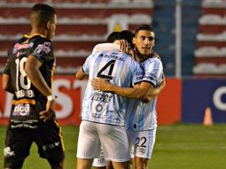Atlético Tucumán le ganó a The Strongest en la altura y va por más