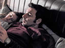 Adicto al trabajo y sin tiempo para nadie hasta que un beso le cambió la vida