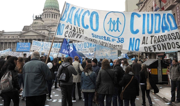 El Banco Ciudad quiere suspender el traspaso de fondos judiciales