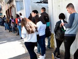 El Gobierno oficializó la prórroga de la prohibición de despidos: los detalles del decreto