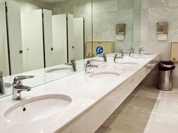 ordenan que haya cambiadores para bebes en los banos de hombres ordenan que haya cambiadores para bebes en los banos de hombres