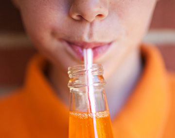 Las gaseosas envejecen al organismo de una manera similar al cigarrillo