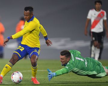 El error de González Pirez de River que regaló el gol de Boca a Villa