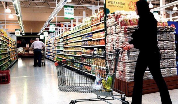 INDEC: la canasta básica de alimentos subió 7,1% en julio