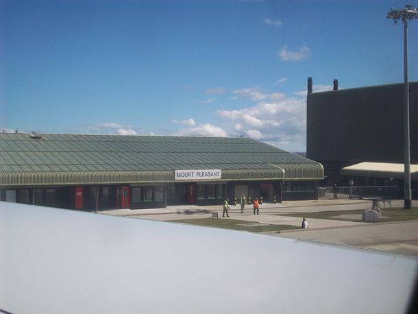 El Reino Unido defiende su base ubicada a 700 kilómetros del país