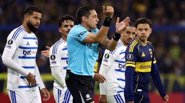 CONMEBOL dio a conocer los audios del VAR de Boca vs. Cruzeiro: las dos jugadas polémicas del empate