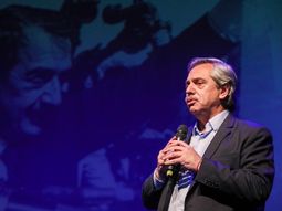 Alberto Fernández: Alfonsín levantó su dedo índice todas las veces que hizo falta