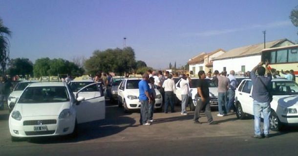 Por aumento de GNC, taxistas toman estaciones de servicio