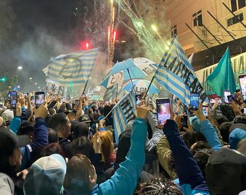 Hinchas de Racing preparan un banderazo en Pilar antes del cruce copero ante Vélez