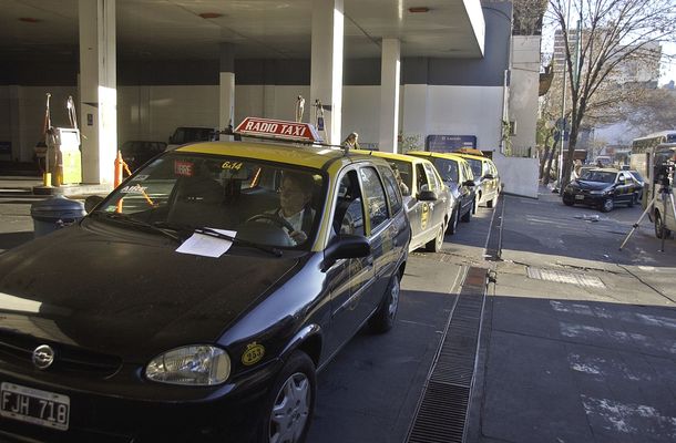 La furia de los taxistas por la suspensión del suministro de GNC