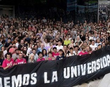 CONADU desmintió el aumento a docentes universitarios anunciado por el Gobierno y ratificó el paro