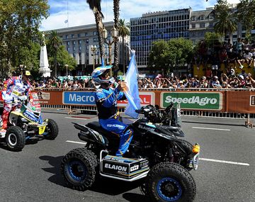 Desfile de competidores del Dakar en Buenos Aires