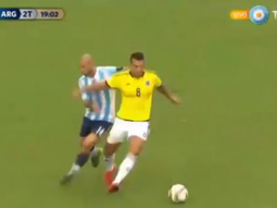 El golpe sobre Mascherano que el árbitro no vio