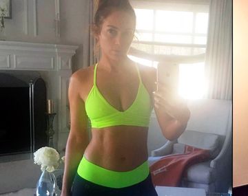 Jennifer Lopez sorprende con sus marcados   abdominales