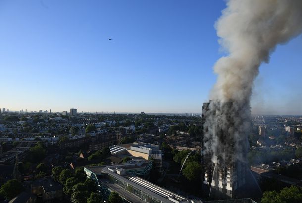 Londres: ya son 12 los muertos por el incendio en un edificio