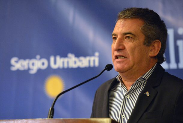 Urribarri siguió el consejo de Cristina y declinó su precandidatura presidencial