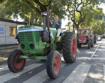 Tractorazo multiple choice: el viral del canal atribuido a Macri
