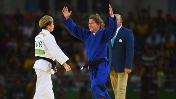 asi fue la emocionante celebracion de paula pareto al ganar la medalla de oro asi fue la emocionante celebracion de paula pareto al ganar la medalla de oro